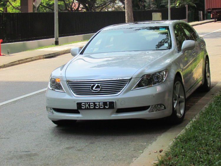 Xe vs "siêu xe"...Singapore được săn bởi...ridervietnam ^^ :)