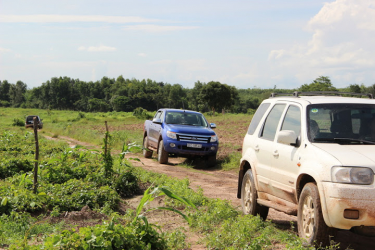 Em đã cưới tình yêu Escape, 2002, 3.0 V6, cảm ơn các bác hội Ford đã giúp em..