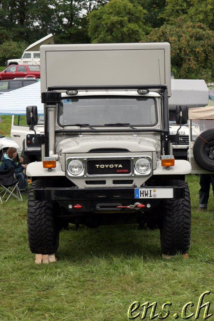 Chơi offroad bằng xe cũ, gian nan chồng chất gian nan. Chơi offroad bằng xe cũ, gian nan chồng chất gian nan.