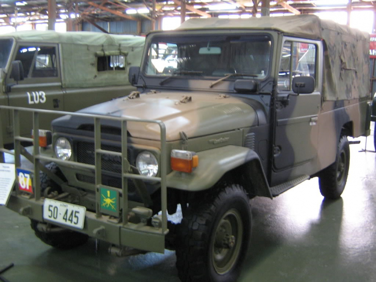 Chơi offroad bằng xe cũ, gian nan chồng chất gian nan. Chơi offroad bằng xe cũ, gian nan chồng chất gian nan.