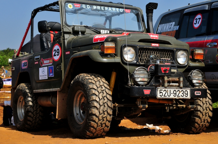 Chơi offroad bằng xe cũ, gian nan chồng chất gian nan.