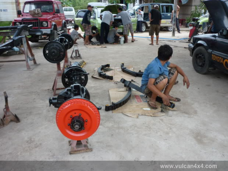 Chơi offroad bằng xe cũ, gian nan chồng chất gian nan.