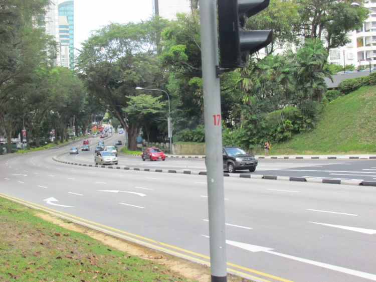 Xe vs "siêu xe"...Singapore được săn bởi...ridervietnam ^^ :)