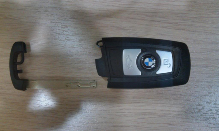 Ai đánh rơi chìa khoá xe BMW??? -- Đã tim được chủ xe !!!!!!