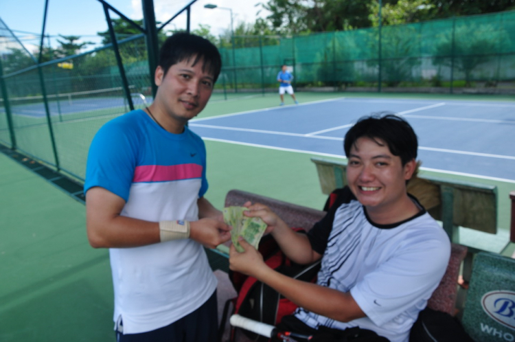 Offline đội tennis Mafc!