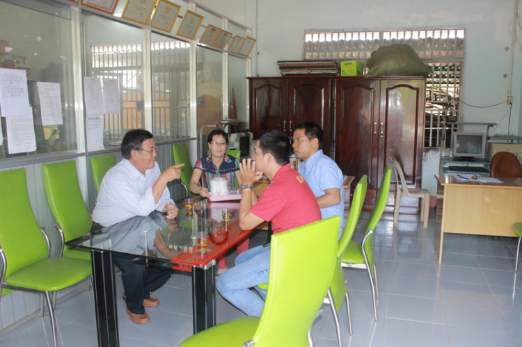 Từ thiện và biển xanh ngày hè Từ thiện và biển xanh ngày hè