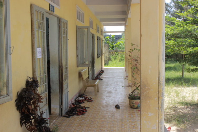 Từ thiện và biển xanh ngày hè Từ thiện và biển xanh ngày hè