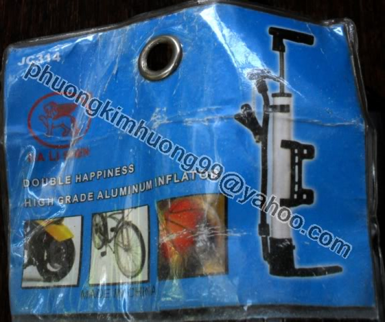 Tiệm sửa/nâng cấp xe đạp. Tiệm sửa/nâng cấp xe đạp.
