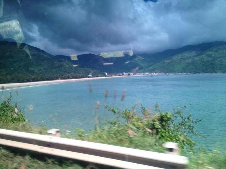 Hành trình xuyên 1/2 Việt 6 người 2 tài xế 2250 km trong 4 ngày Hành trình xuyên 1/2 Việt 6 người 2 tài xế 2250 km trong 4 ngày