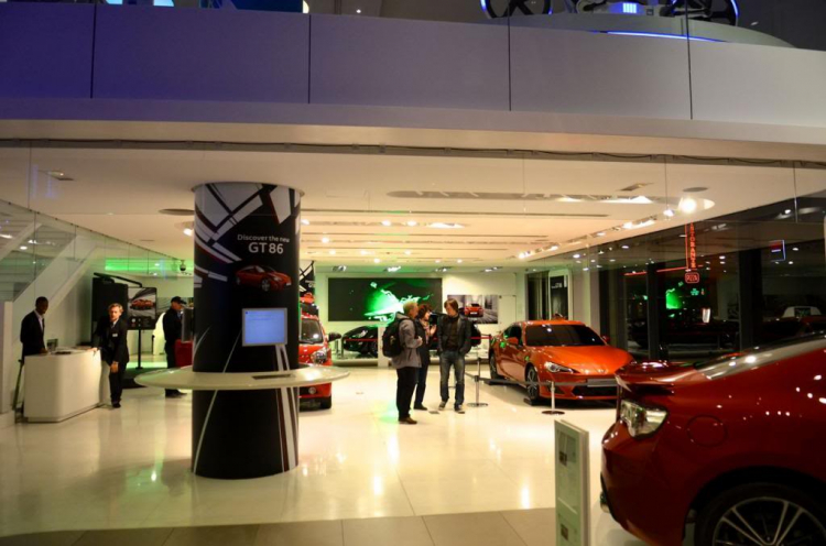 Ghé thăm showroom Toyota tại Đại lộ Champ elysees