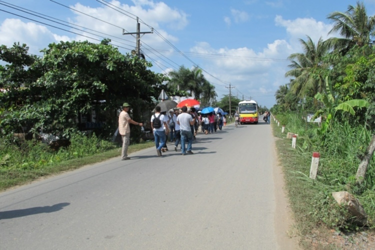 Trao tặng nhà tình thương tại Bến Tre ngày 2/12/2012 Trao tặng nhà tình thương tại Bến Tre ngày 2/12/2012