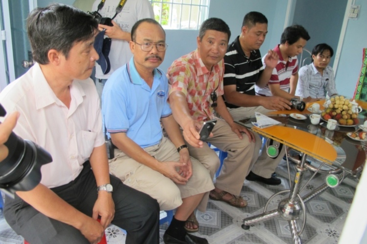Trao tặng nhà tình thương tại Bến Tre ngày 2/12/2012