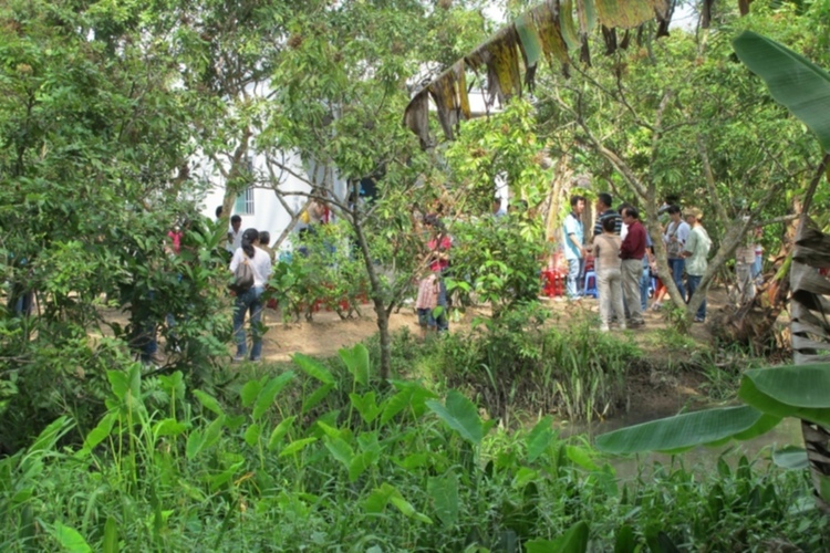 Trao tặng nhà tình thương tại Bến Tre ngày 2/12/2012
