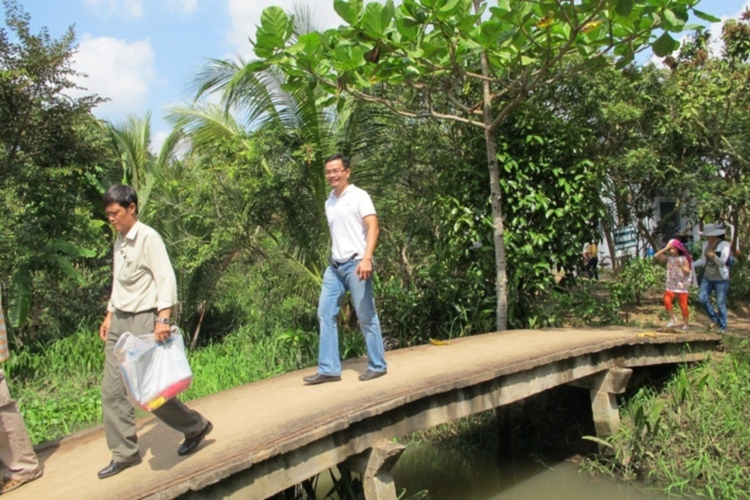 Trao tặng nhà tình thương tại Bến Tre ngày 2/12/2012