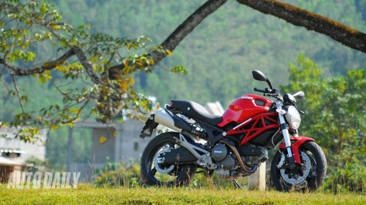 Ducati Monster 795 trên đường phố Việt