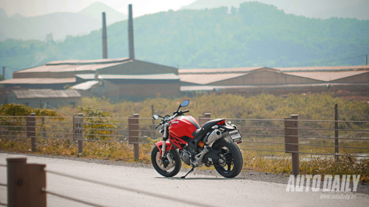 Ducati Monster 795 trên đường phố Việt