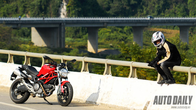 Ducati Monster 795 trên đường phố Việt