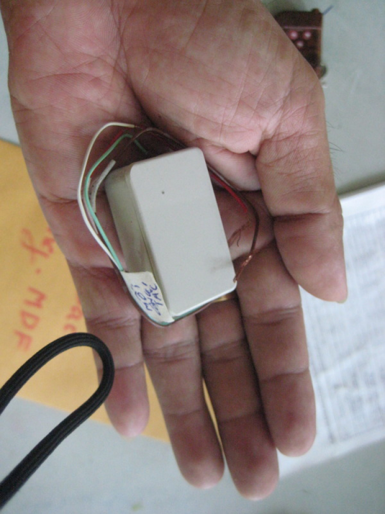 Lock cửa bán tự động Lock cửa bán tự động