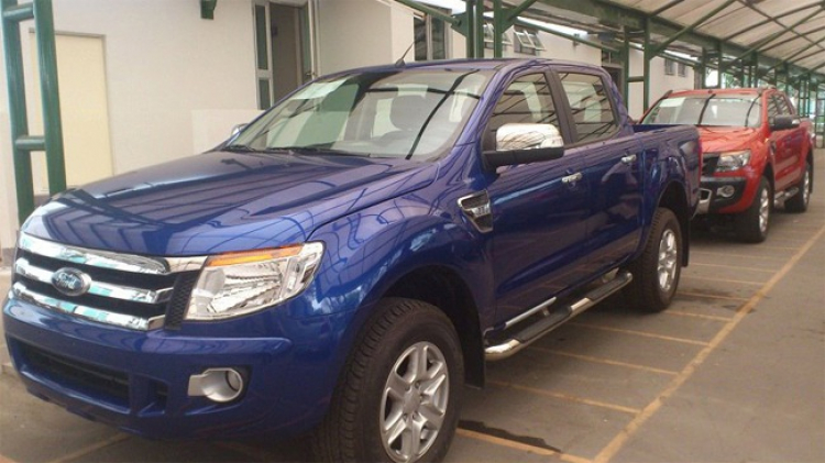 So sánh giữa Ford Ranger và D-Max LS của Isuzu!!!!!!!