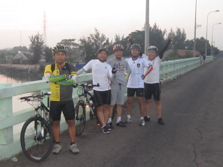 Vượt lên chính mình_ Tập IV_ MTB đổ bộ Vũng Tàu! ( Hình ảnh từ trang 20..) Vượt lên chính mình_ Tập IV_ MTB đổ bộ Vũng Tàu! ( Hình ảnh từ trang 20..)