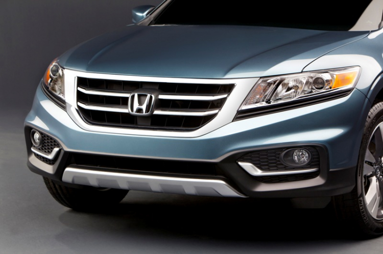 CROSSTOUR 2013