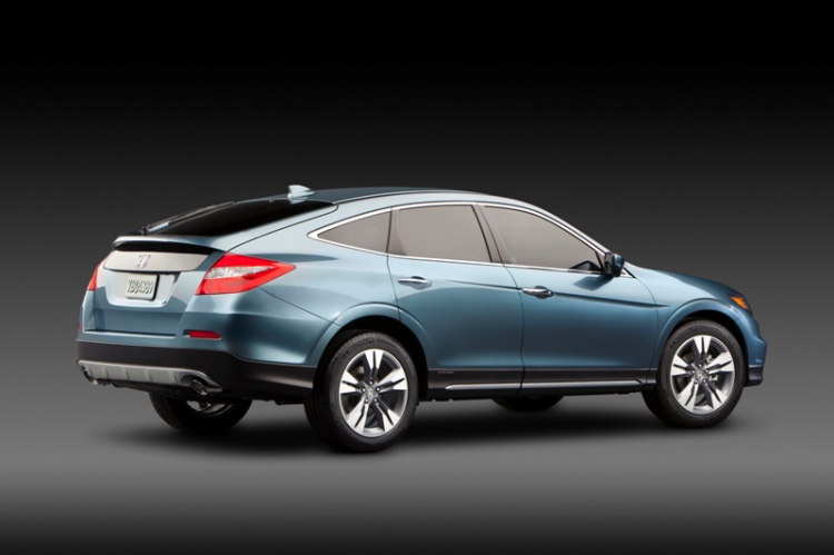 CROSSTOUR 2013