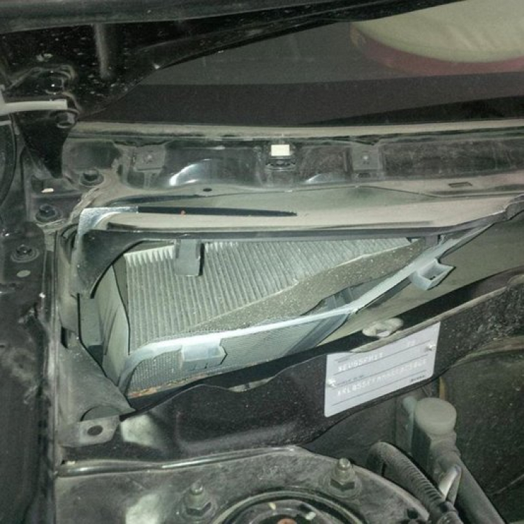 Cách thay lọc gió cabin Escape và lập trình remote Escape (dùng được cho vài loại xe Ford khác) Cách thay lọc gió cabin Escape và lập trình remote Escape (dùng được cho vài loại xe Ford khác)