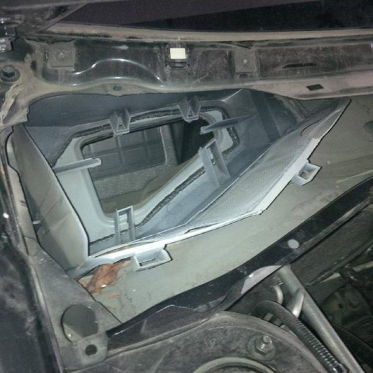 Cách thay lọc gió cabin Escape và lập trình remote Escape (dùng được cho vài loại xe Ford khác) Cách thay lọc gió cabin Escape và lập trình remote Escape (dùng được cho vài loại xe Ford khác)