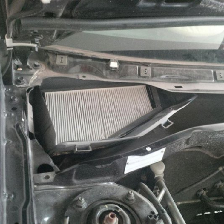 Cách thay lọc gió cabin Escape và lập trình remote Escape (dùng được cho vài loại xe Ford khác) Cách thay lọc gió cabin Escape và lập trình remote Escape (dùng được cho vài loại xe Ford khác)