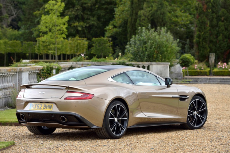 ASTON MARTIN VANQUISH