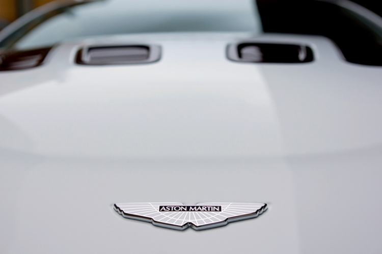 ASTON MARTIN V12 VANTAGE ROADSTER