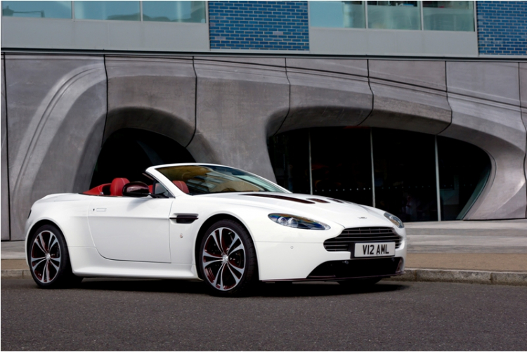 ASTON MARTIN V12 VANTAGE ROADSTER