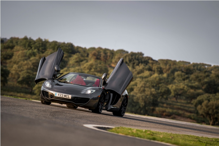 MC LAREN 12C SPIDER....................................................khi nào sẽ về VN :)