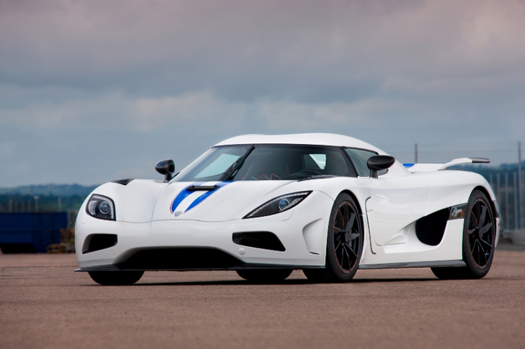 Một ngày nào đó.........KOENIGSEGG AGERA R sẽ.............nhập mà không tái xuất tại VN ;)