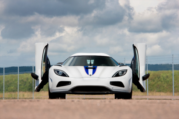 Một ngày nào đó.........KOENIGSEGG AGERA R sẽ.............nhập mà không tái xuất tại VN ;)