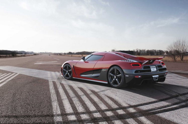 Một ngày nào đó.........KOENIGSEGG AGERA R sẽ.............nhập mà không tái xuất tại VN ;)