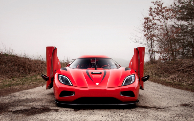 Một ngày nào đó.........KOENIGSEGG AGERA R sẽ.............nhập mà không tái xuất tại VN ;)