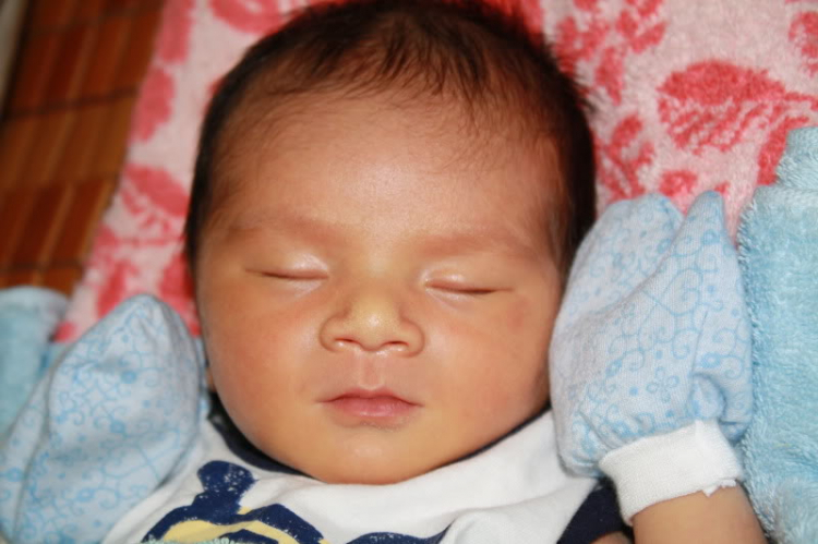 Con của chúng ta xinh quá Con của chúng ta xinh quá