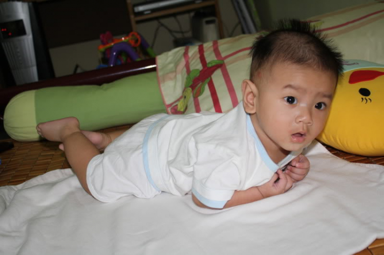 Con của chúng ta xinh quá Con của chúng ta xinh quá