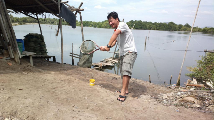 Du ngoạn trên biển bằng xuồng phao bơm hơi. Du ngoạn trên biển bằng xuồng phao bơm hơi.