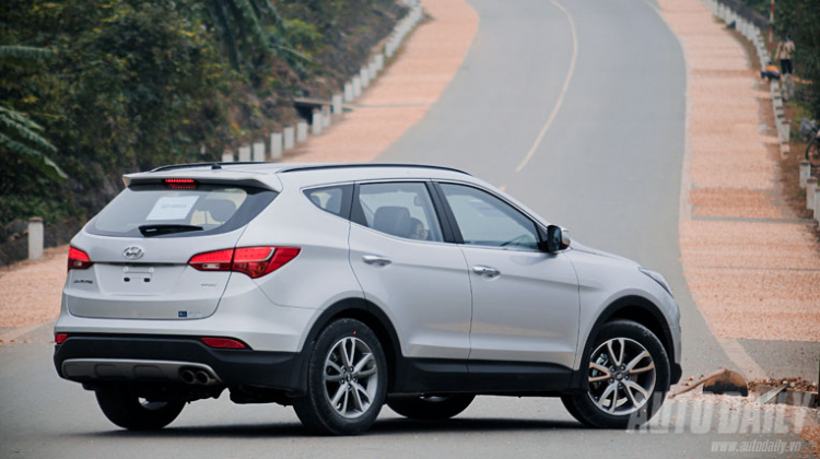 Đánh giá: Sức hấp dẫn từ Hyundai Santa Fe thế hệ mới Đánh giá: Sức hấp dẫn từ Hyundai Santa Fe thế hệ mới
