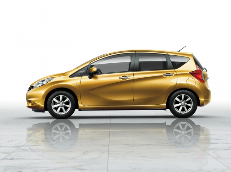 NISSAN NOTE đẹp, trẻ trung, nhỏ gọn :)