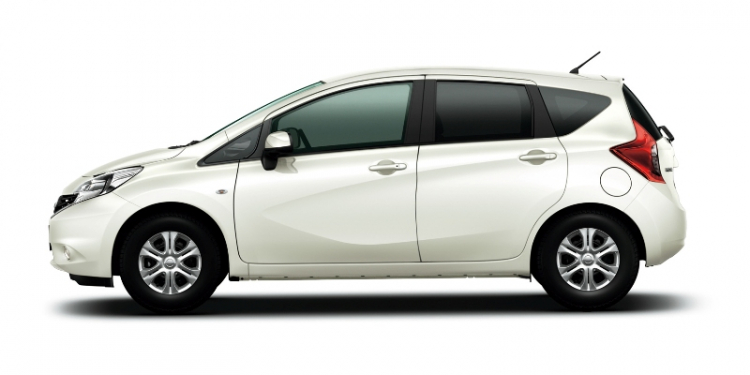 NISSAN NOTE đẹp, trẻ trung, nhỏ gọn :)