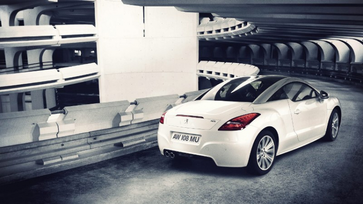 PEUGEOT RCZ vs RCZ R CONCEPT