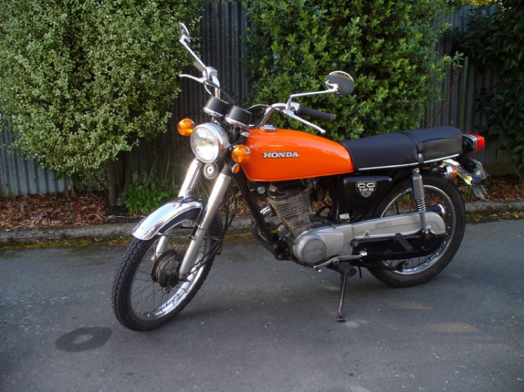 Honda CG125 hoặc CB125 lên dáng Triumph Bonneville