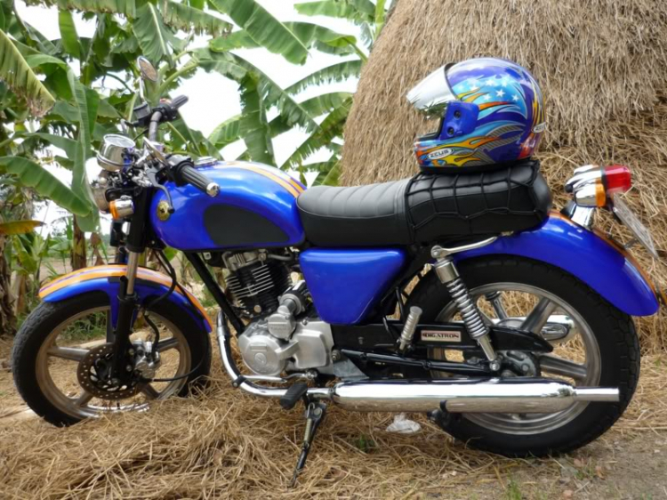 Honda CG125 hoặc CB125 lên dáng Triumph Bonneville