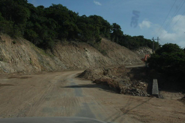 Sedan không nên đi đường Ninh Chữ - Vĩnh Hy Sedan không nên đi đường Ninh Chữ - Vĩnh Hy