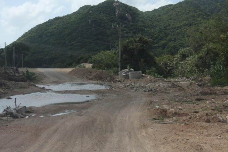 Sedan không nên đi đường Ninh Chữ - Vĩnh Hy Sedan không nên đi đường Ninh Chữ - Vĩnh Hy