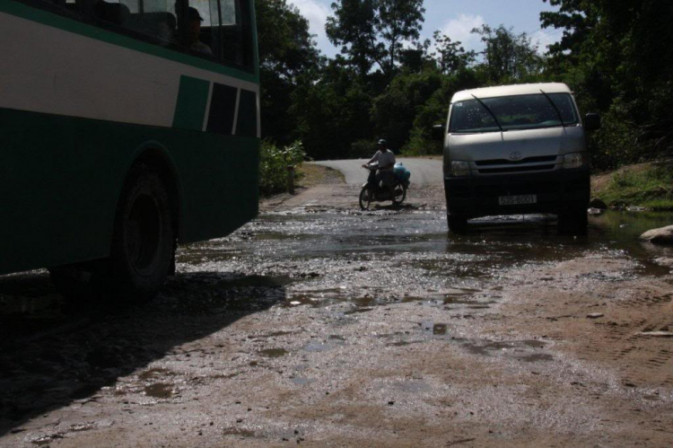 Sedan không nên đi đường Ninh Chữ - Vĩnh Hy Sedan không nên đi đường Ninh Chữ - Vĩnh Hy