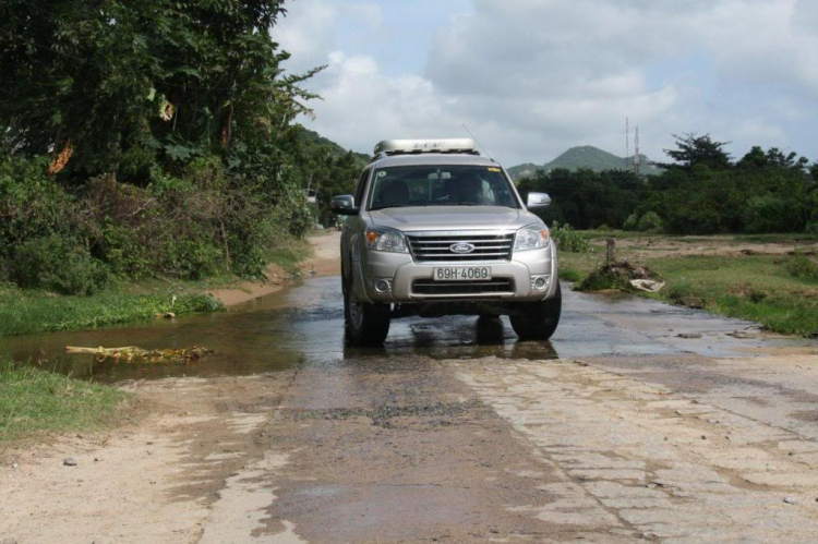Sedan không nên đi đường Ninh Chữ - Vĩnh Hy Sedan không nên đi đường Ninh Chữ - Vĩnh Hy